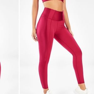 Women’s Fabletics shine panel leggings